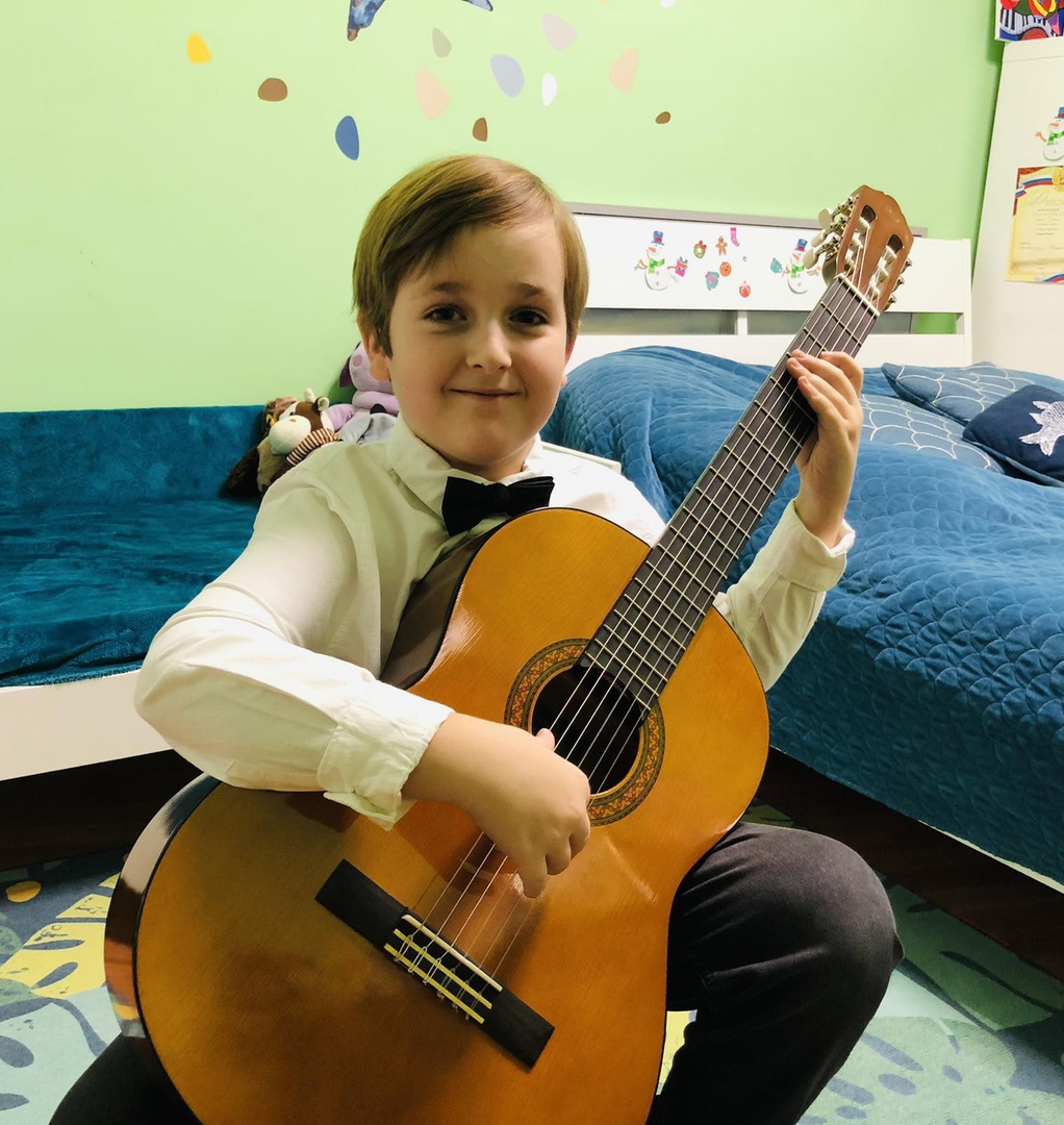 Виталий Марносов, ученик 3 «Б» класса стал лауреатом 3 степени в Городском конкурсе юных исполнителей «Самарские музыкальные дебюты — 2021»