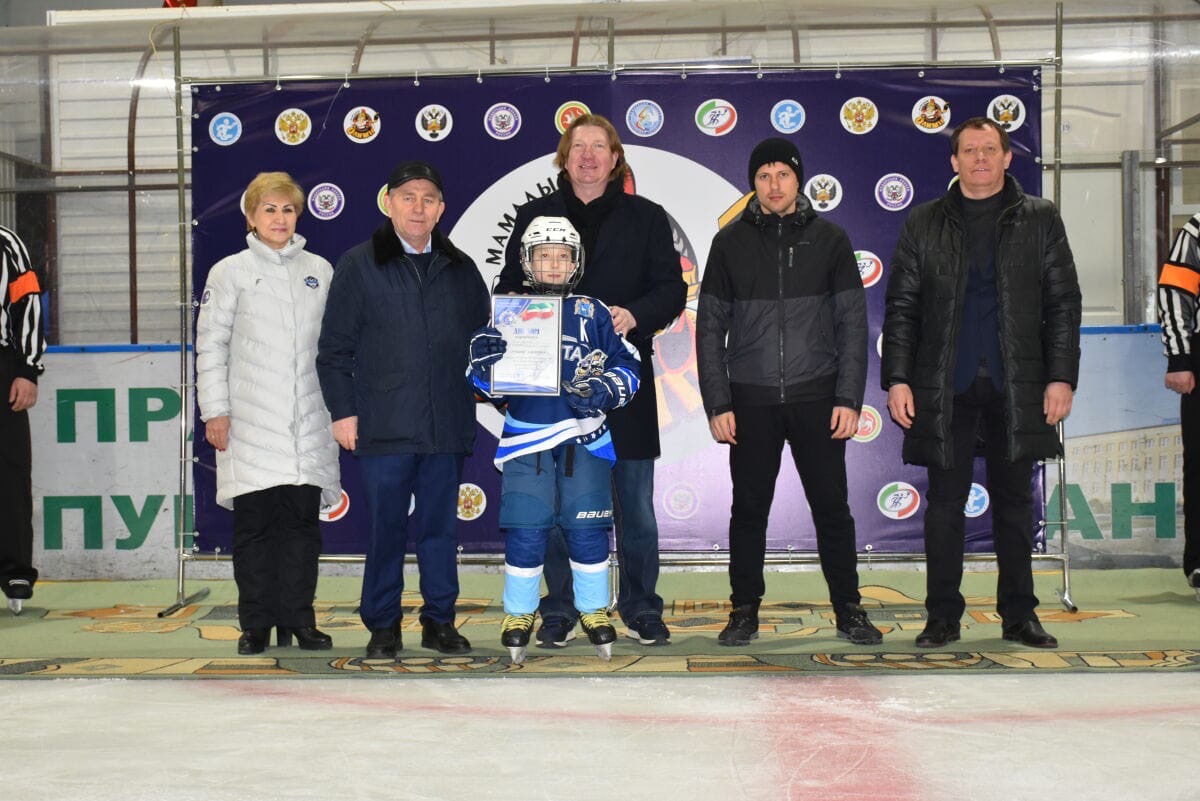 В период с декабря 2021 года по март 2022 года хоккейная команда «Комета» (тренер — Тихонов Виктор Михайлович), капитаном которой является ученик 3 «А» Купцов Прохор, принимала участие в первенстве республики Татарстан среди команд 2012 года рождения.