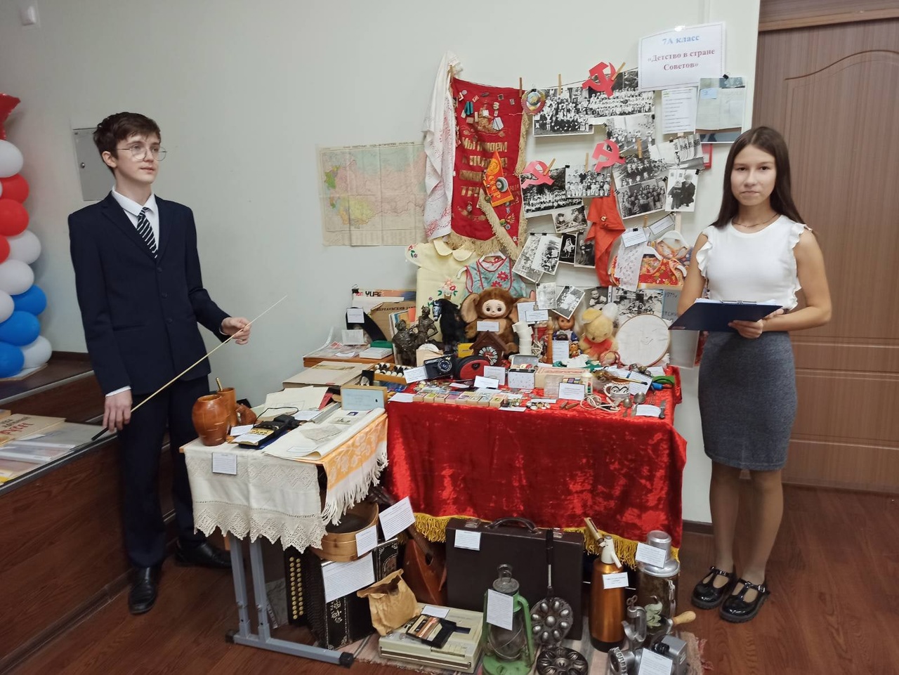 На минувшей неделе в нашей школе прошла выставка «Детство в Стране Советов»