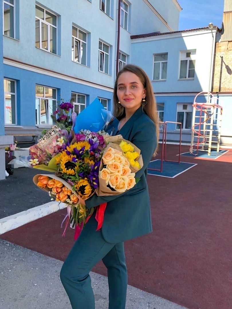 Поздравляем с днем рождения Вдовину Марию Сергеевну — учителя начальных классов