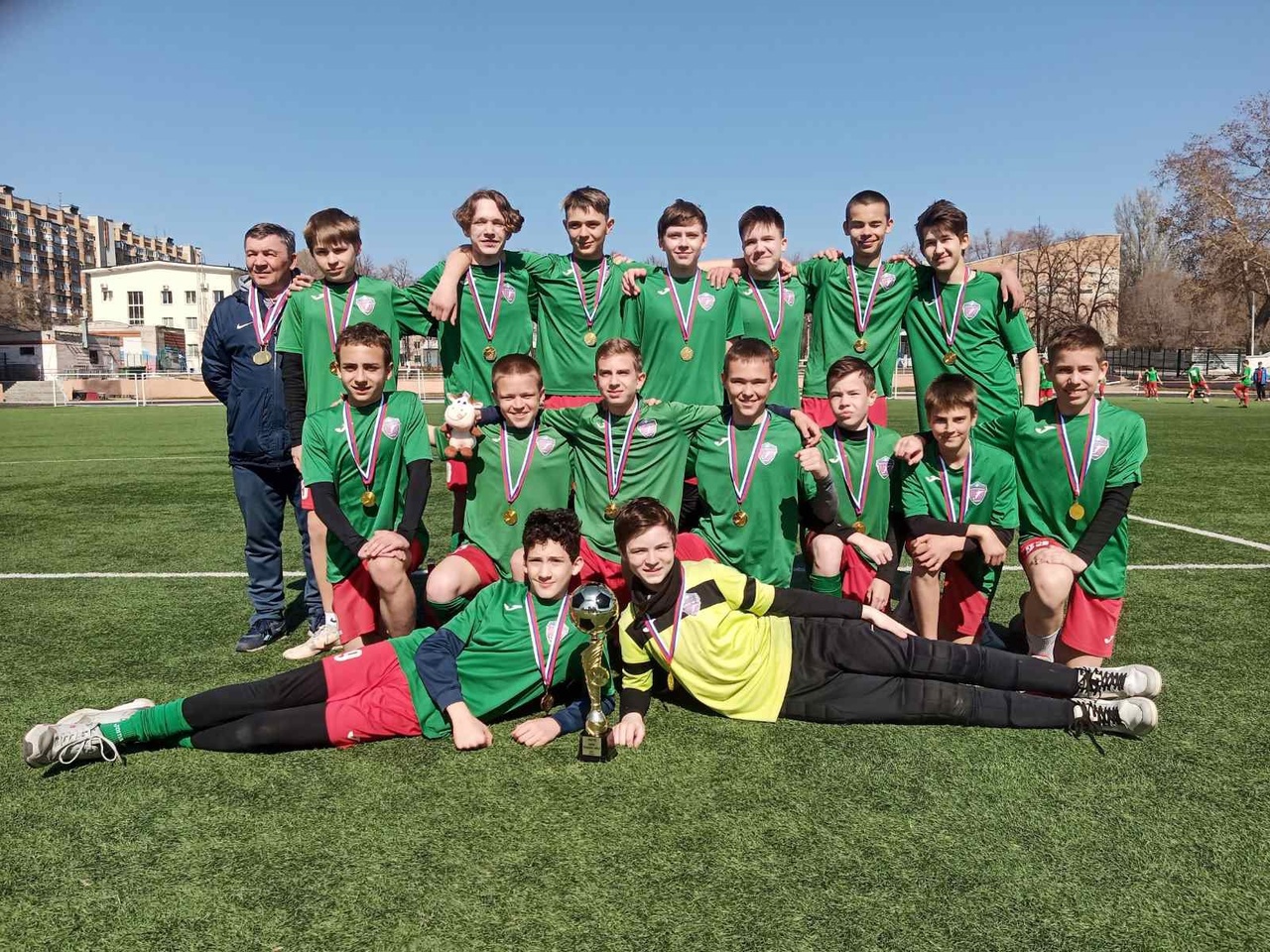 Учащиеся 7 «В» класса Белоцерковский Филарети Шангареев Муслим заняли 1 место в городском футбольном турнире!
